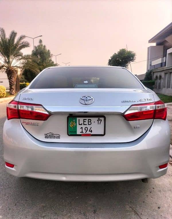 Toyota Corolla Altis 2017 6