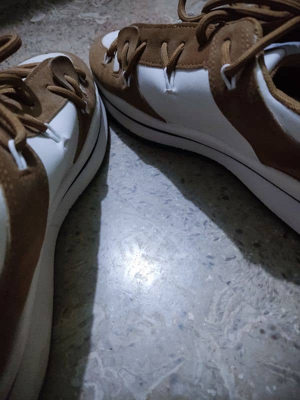 Caramel Vintage Suede Sneakers 1