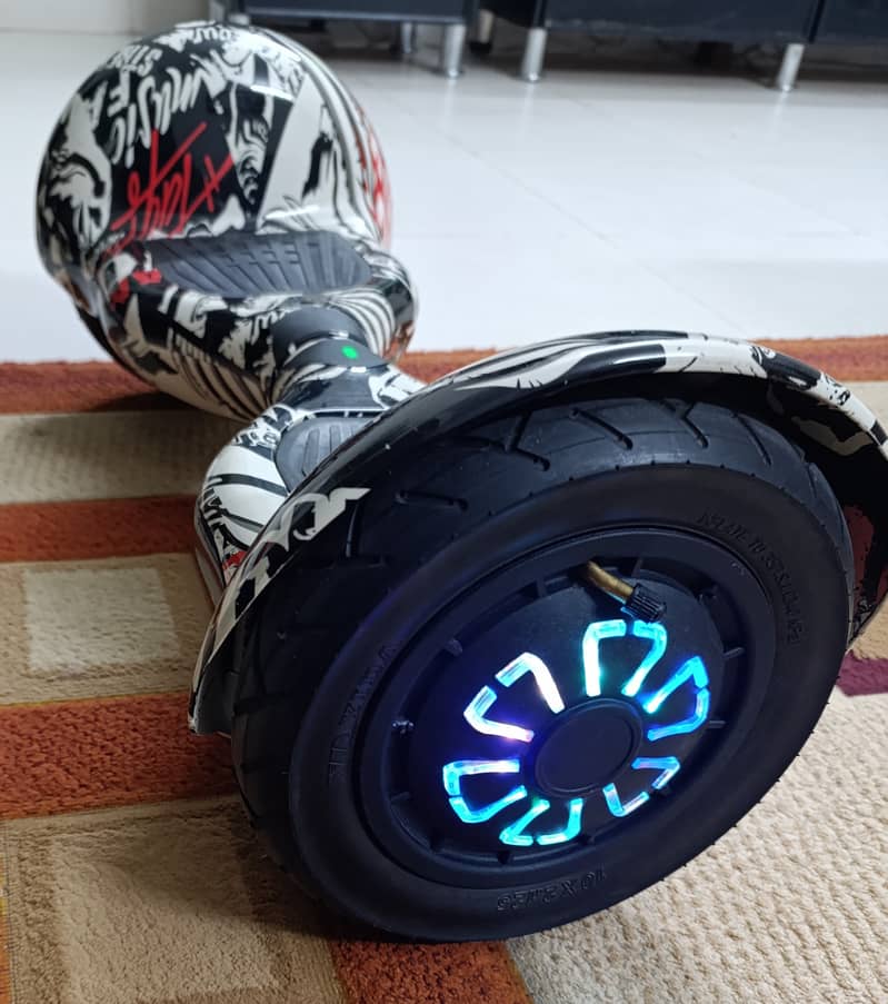 Hoverboard 10" Almost New 3