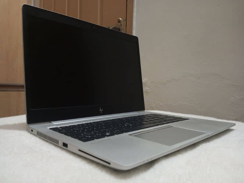 Hp elitebook core i5 7 gen.  New 4