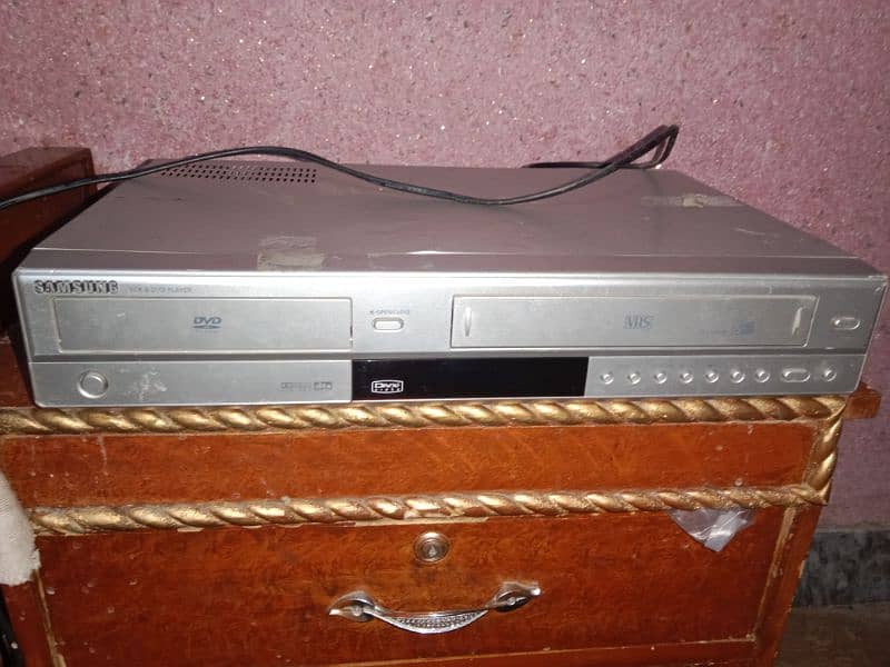 VCR and DVD play 1