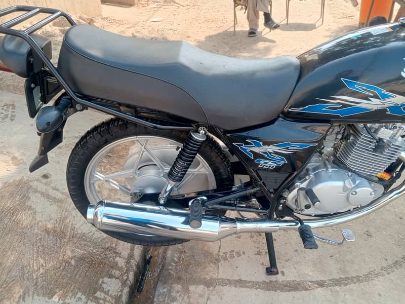 SUZUKI 15O GS SE 4000 KM DRIVEN ONLY contact 03142592481 4