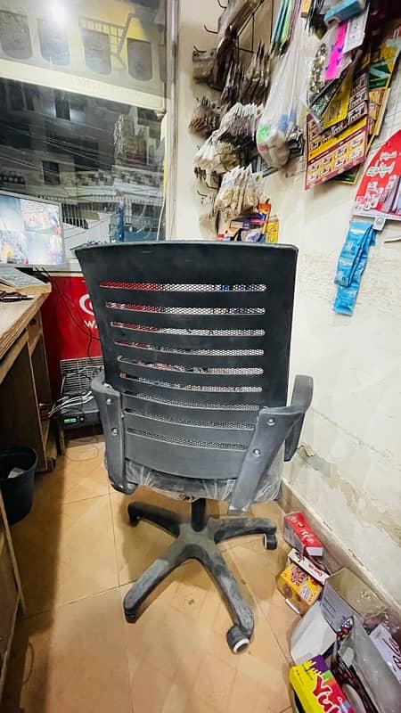 revolving chair for sale v less useed. 2