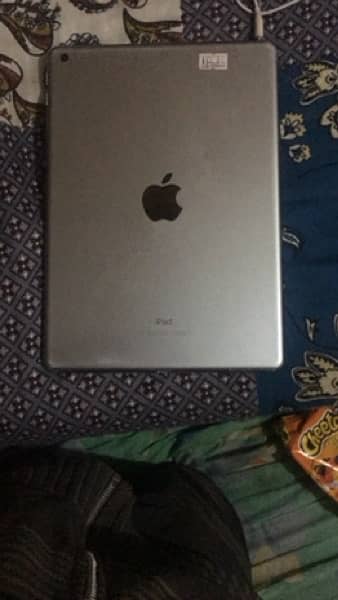 iPad 6th generation 32gb 0