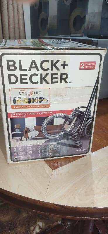 BLACK N DECKER VACUUM CLEANER 1