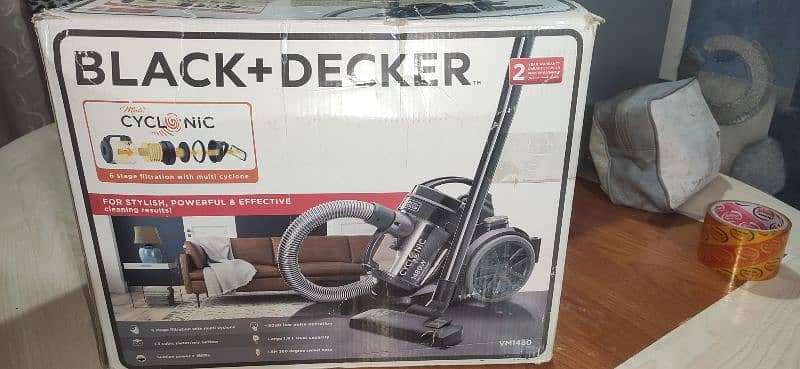 BLACK N DECKER VACUUM CLEANER 2