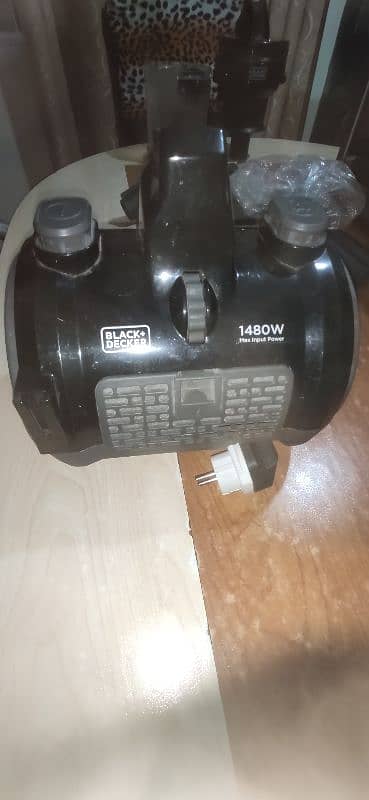 BLACK N DECKER VACUUM CLEANER 7