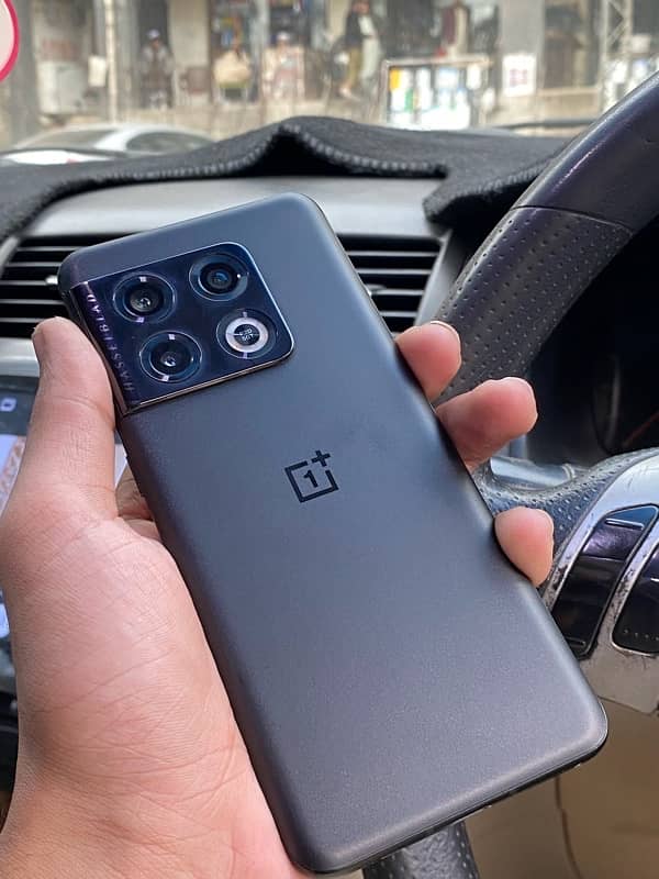 oneplus 10 pro 5g only dot in corner full clear no shade no line 2