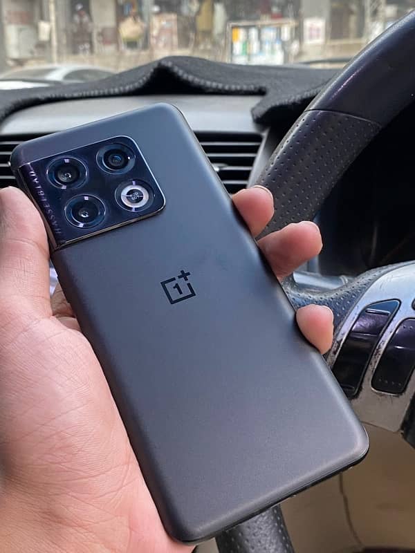 oneplus 10 pro 5g only dot in corner full clear no shade no line 3