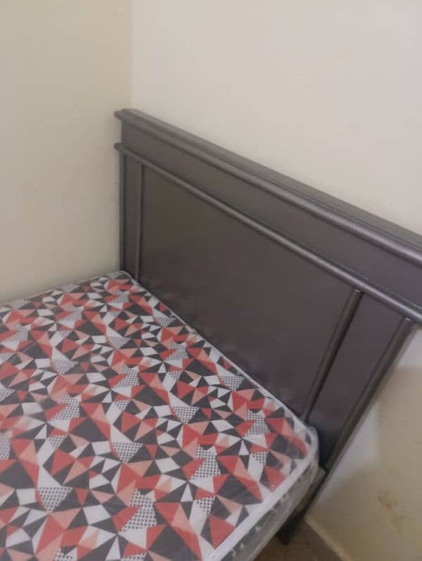 single bed with brand new mattress 6