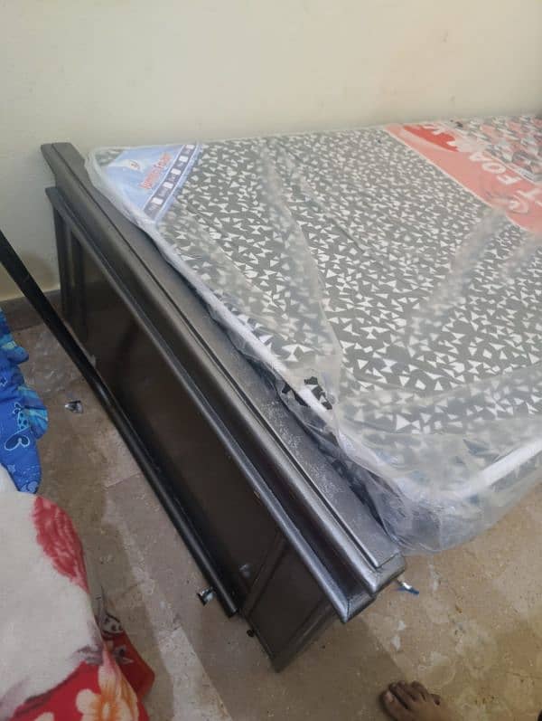 single bed with brand new mattress 8