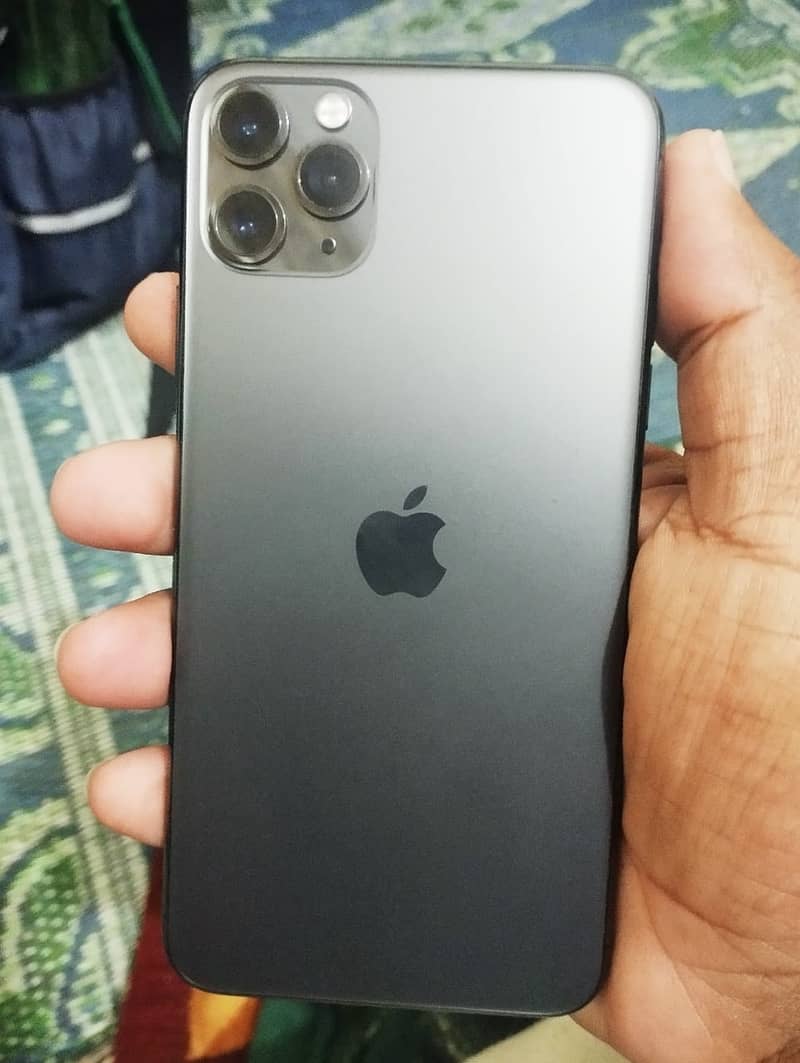 Apple iPhone 11 Pro Max 2