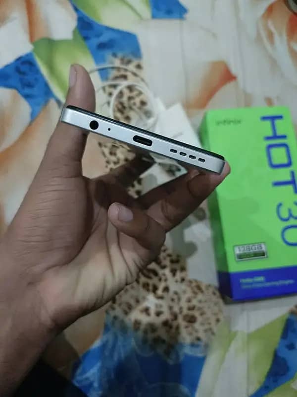 Infinix Hot 30 16/128 Full box 5