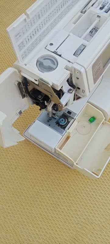 Sewing machine 8200 model Japanese Last version 0