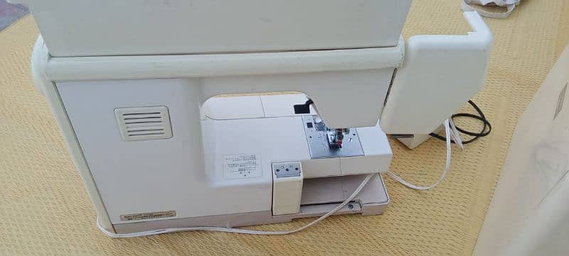 Sewing machine 8200 model Japanese Last version 2