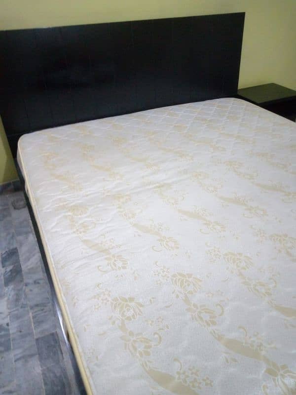 Bed room set with 2 side tables & 1 dressing table 2