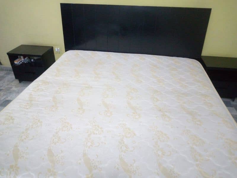 Bed room set with 2 side tables & 1 dressing table 4