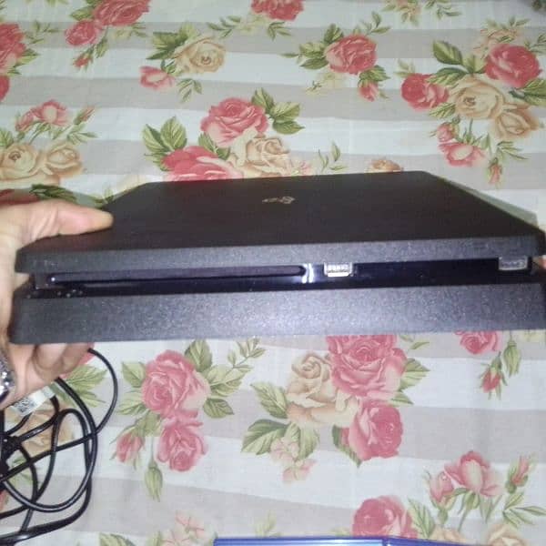 ps 4 slim 0