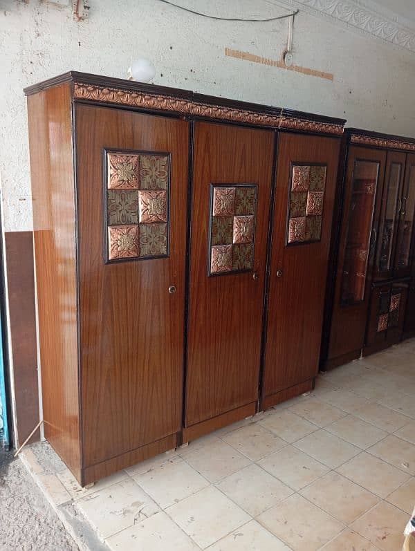 furniture bedroom set 4 pice urgent sale condition like new 6