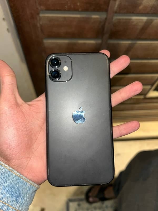 iphone 11 for sale all okay water peck no any fault with box BH 86 8