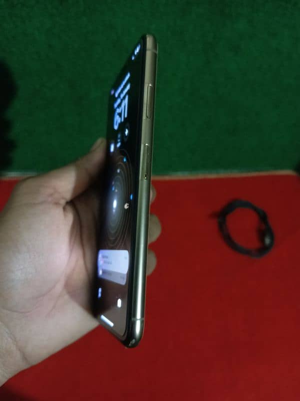 iPhone XSMAX 256 GB PTA 5