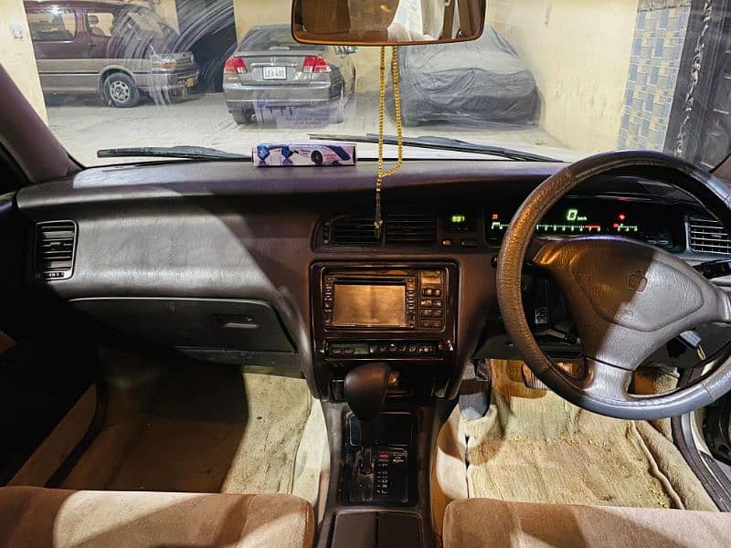 Toyota Crown 1994 8