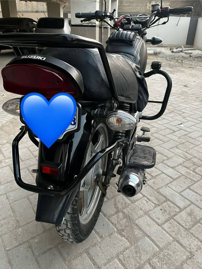 Suzuki GS 150 SE 2022 4