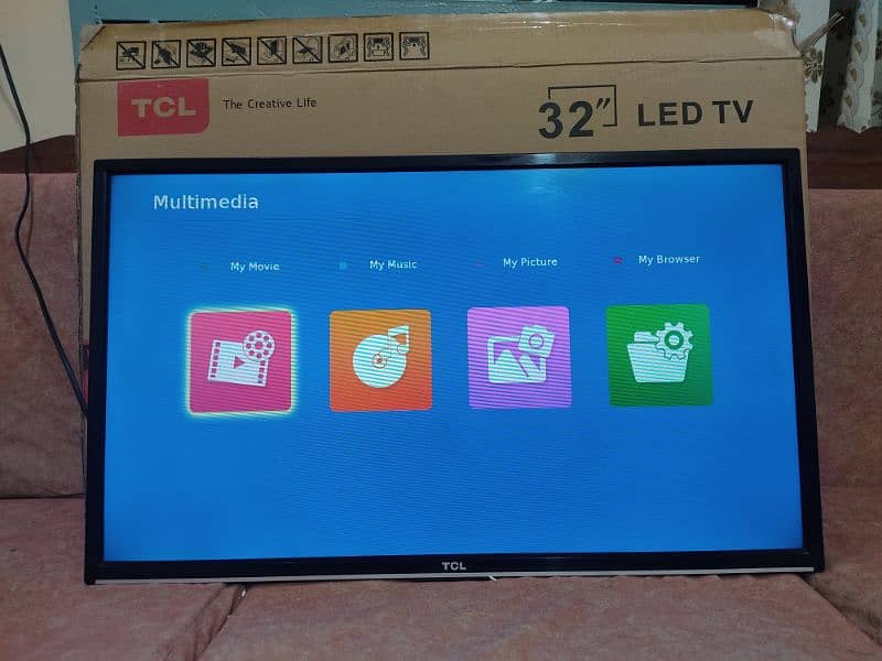 LED TV TCL 32" Andried 1