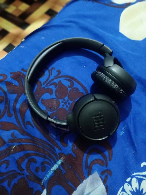 JBL Headphones 1