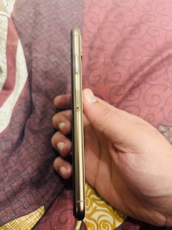 Iphone XS Max 64Gb PTA Approved 5