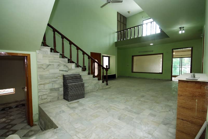 1 Kanal Well Maintained House Available For Rent 8