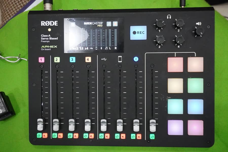 Rode Caster RODECaster Pro Integrated Podcast Production Studio 0