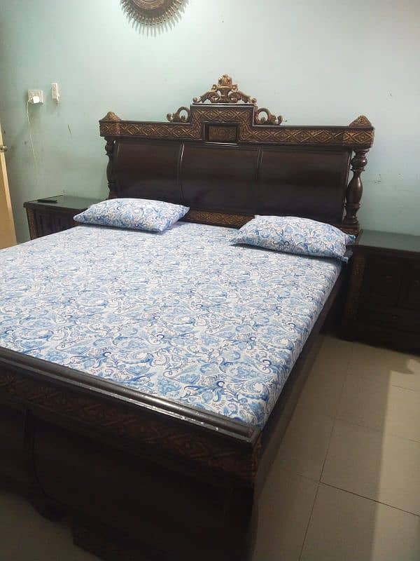 bed set for sale slightly used 4