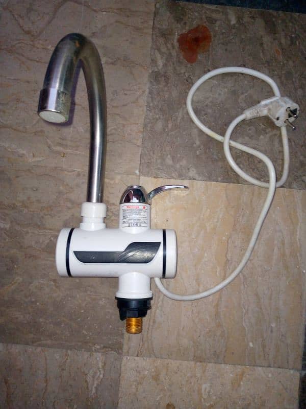 Instant Electric water Heater  Geyser 1