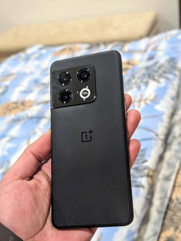 One Plus 10 Pro 1