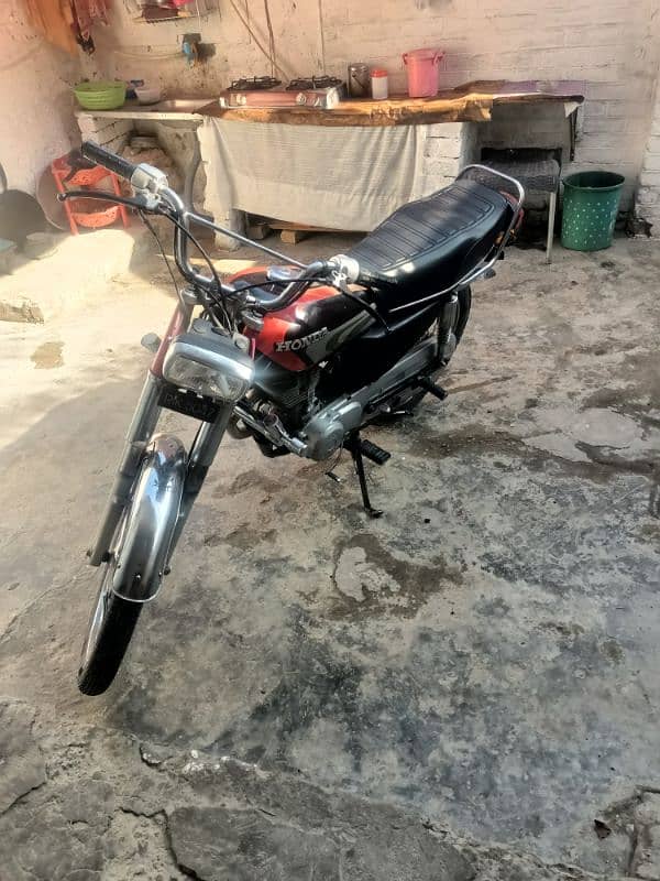 Honda 125 in good condition for urgent sale 1