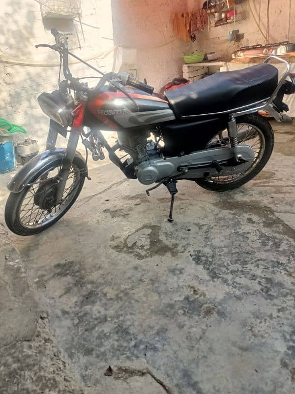 Honda 125 in good condition for urgent sale 2