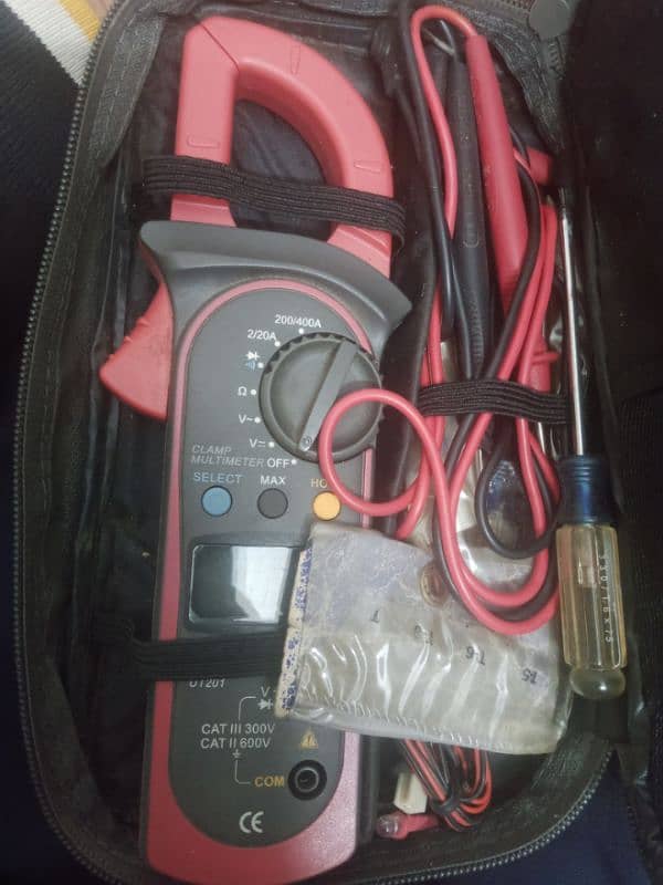 clamp meter Uni-T 0