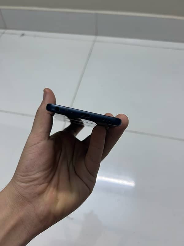 LG G7 Fit 5