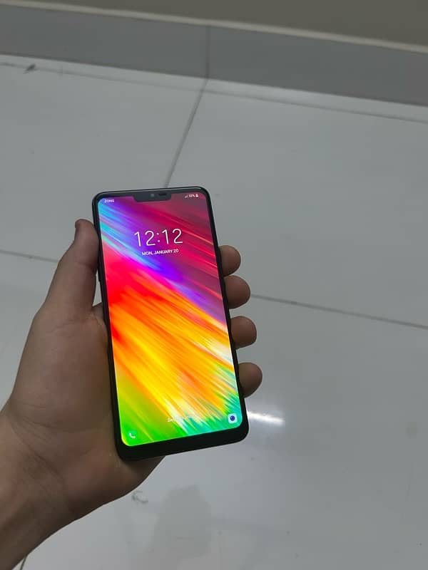 LG G7 Fit 7