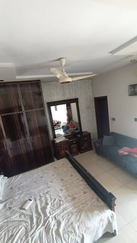 1 kanal ViP Upper portion urgent for rent in sabzazar 0