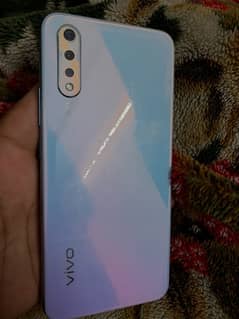 VIVO S1 4gb ram 128gb  SCREEN PR AK CHOTA SAI Scratche  or bake ok ha