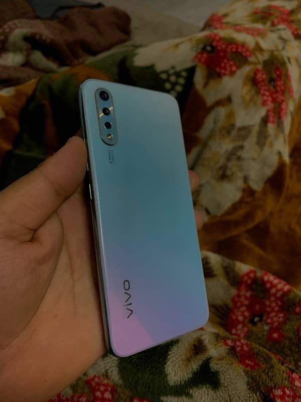 VIVO S1 4gb ram 128gb  SCREEN PR AK CHOTA SAI Scratche  or bake ok ha 2