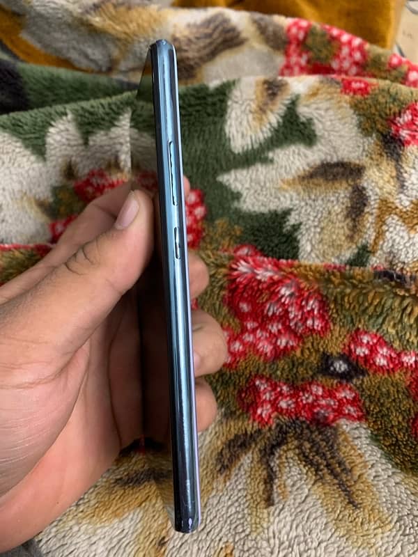 VIVO S1 4gb ram 128gb  SCREEN PR AK CHOTA SAI Scratche  or bake ok ha 5