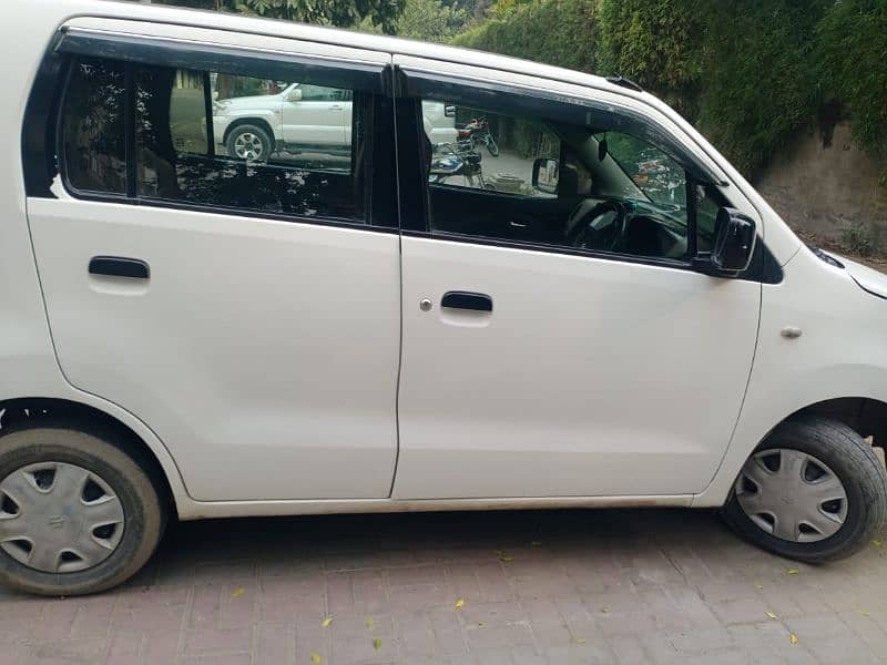 Suzuki Wagon R 2018 4