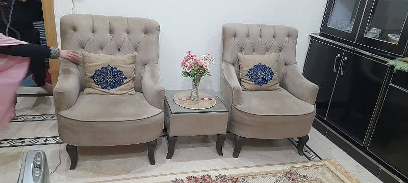 Sofa chairs with table 0