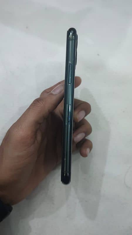 iphone 11 pro Non PTA gOod condition 12