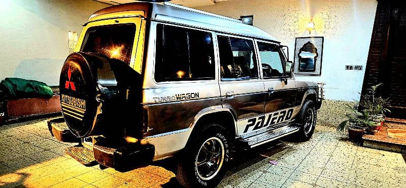 Mitsubishi Pajero 1987 excellemt conditon ( 0-3-1-6-6-6-7-5-5-5-8) 6