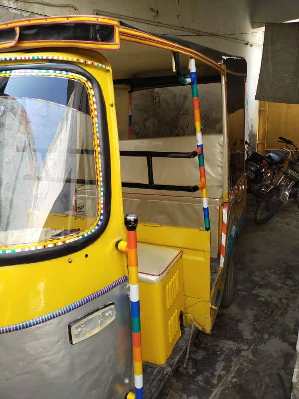 Rozgar cng 6 seter Rikshaw 6