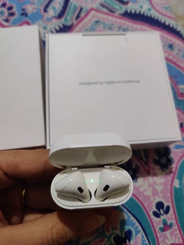 Airpods 2nd Generation Almost New 1